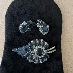 Vintage Blue Crystal brooch and clip earring set